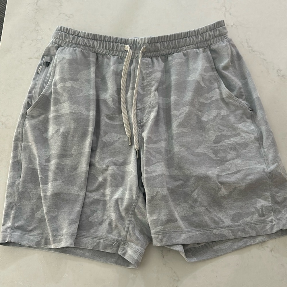 Vuori ponto short. Light grey camo